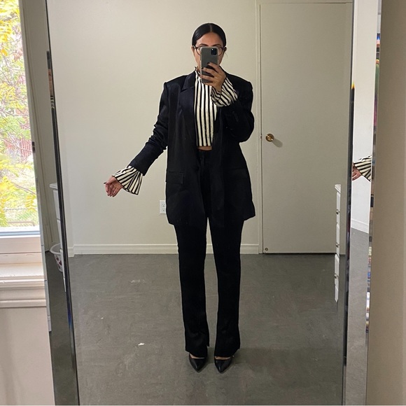 🛍️ZARA LIMITED EDITION. BEAUTIFUL OPEN BACK TOP - Picture 2 of 6